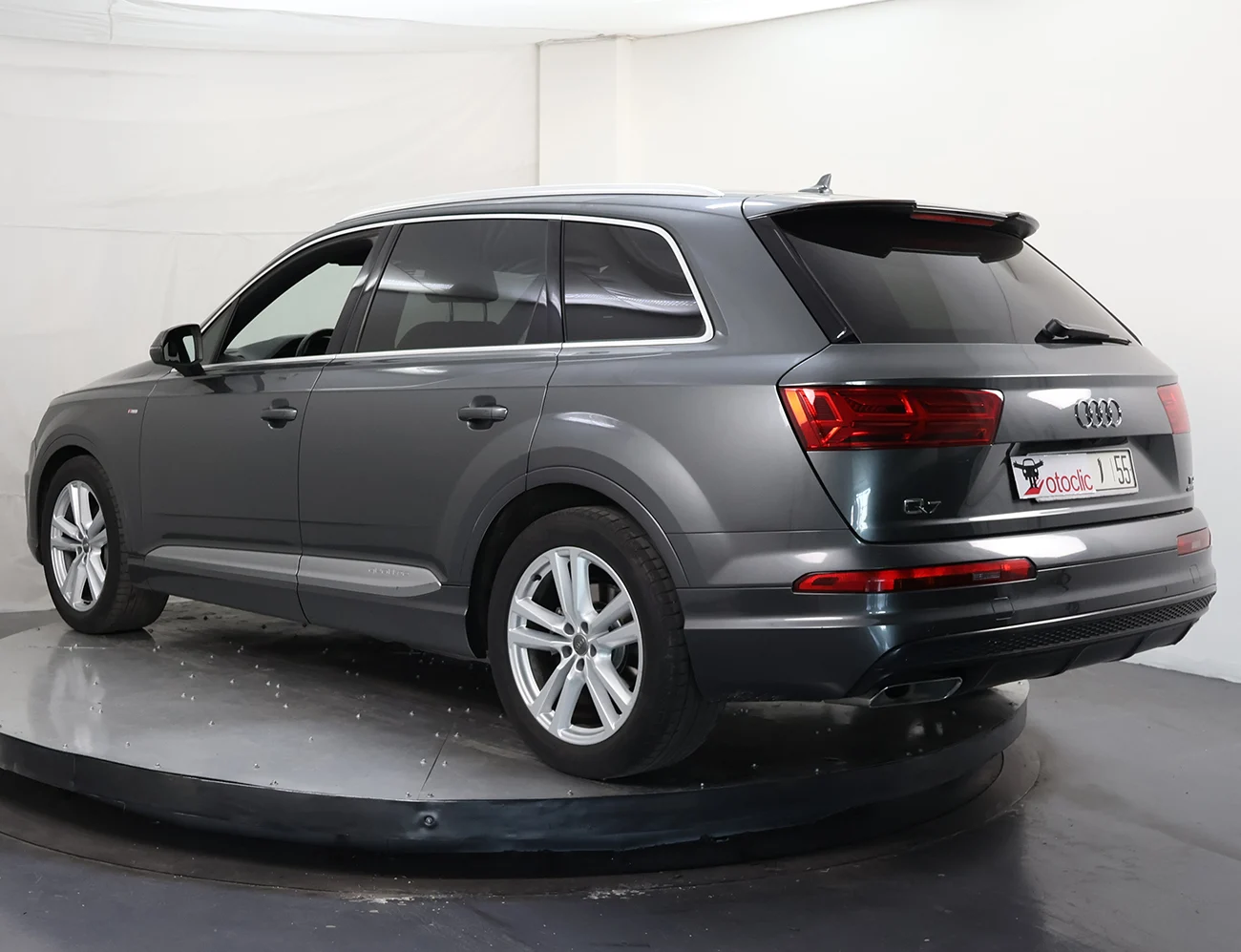 Audi Q7 quattro S-line